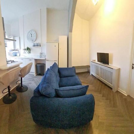 Entire 2 Bed Flat On 3Rd Floor Near City Centre & Stadium 카디프 외부 사진